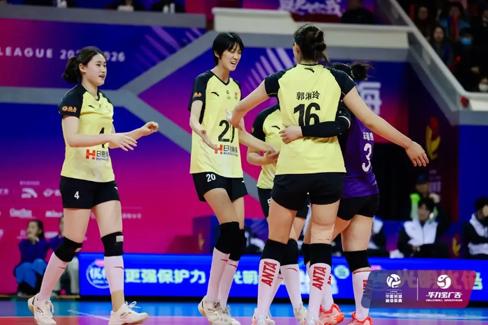 开云APP-上海女排赢在多点开花，山东女排二号位隐形！但1.95米副攻太惊艳|二传|国青|高佳琪|黄欣悦|自由人_新浪新闻